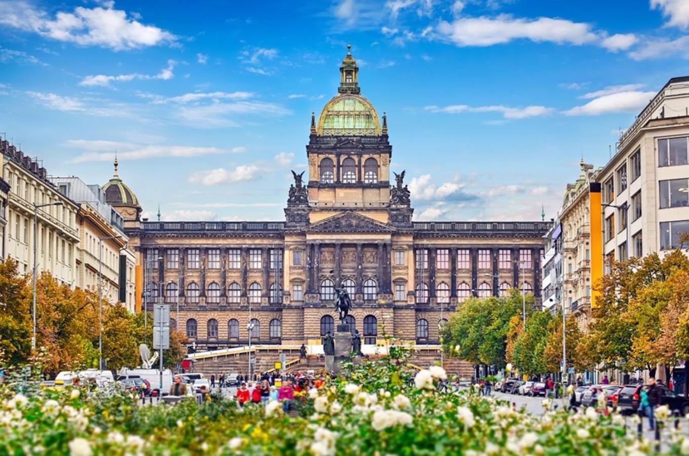 Wenceslas Square Apartment 150 M2 Prague Exterior photo